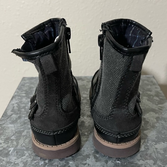 Carter’s Galaway Boys Black Side Zipper Boots, Size 8 - Picture 6 of 8